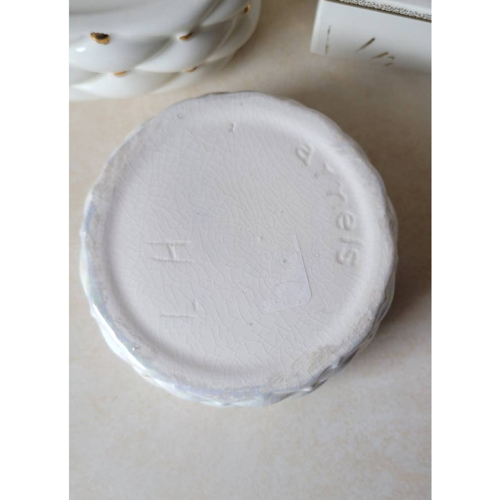 Set of Four White and Gold Trinket Boxes Porcelain 2 Vintage - Picture 7 of 14
